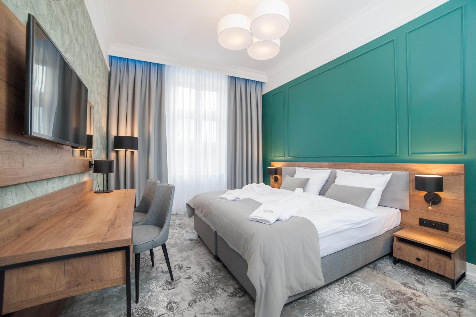 Vinfort Aparthotel Krasków Eksteriør bilde