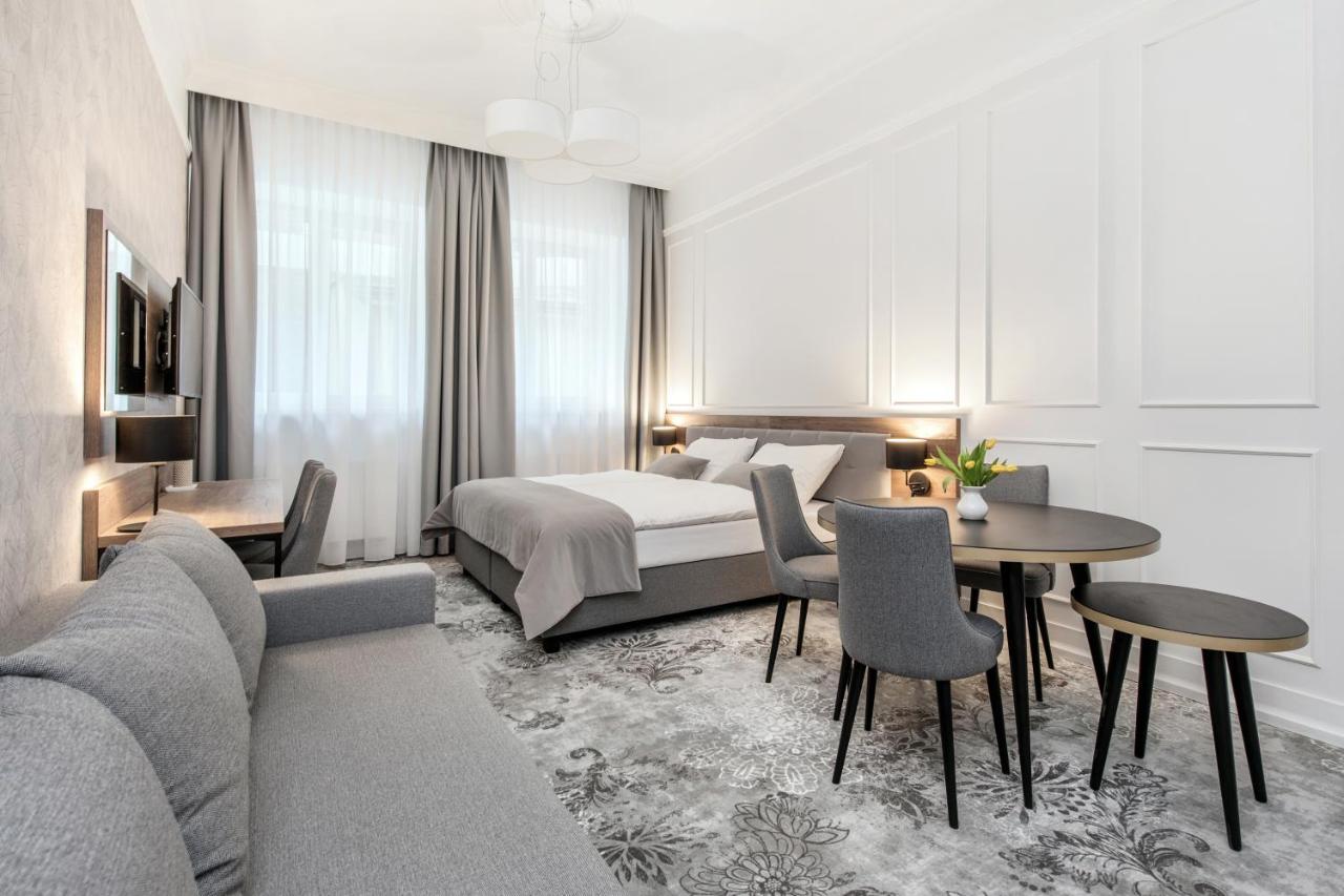 Vinfort Aparthotel Krasków Eksteriør bilde